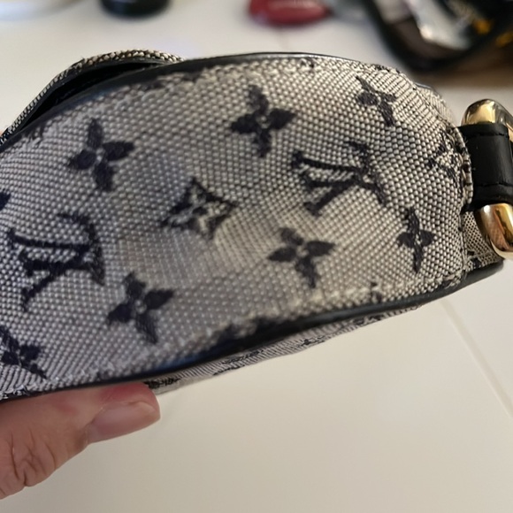 Louis Vuitton Mini Juliet shoulder bag - Picture 5 of 14